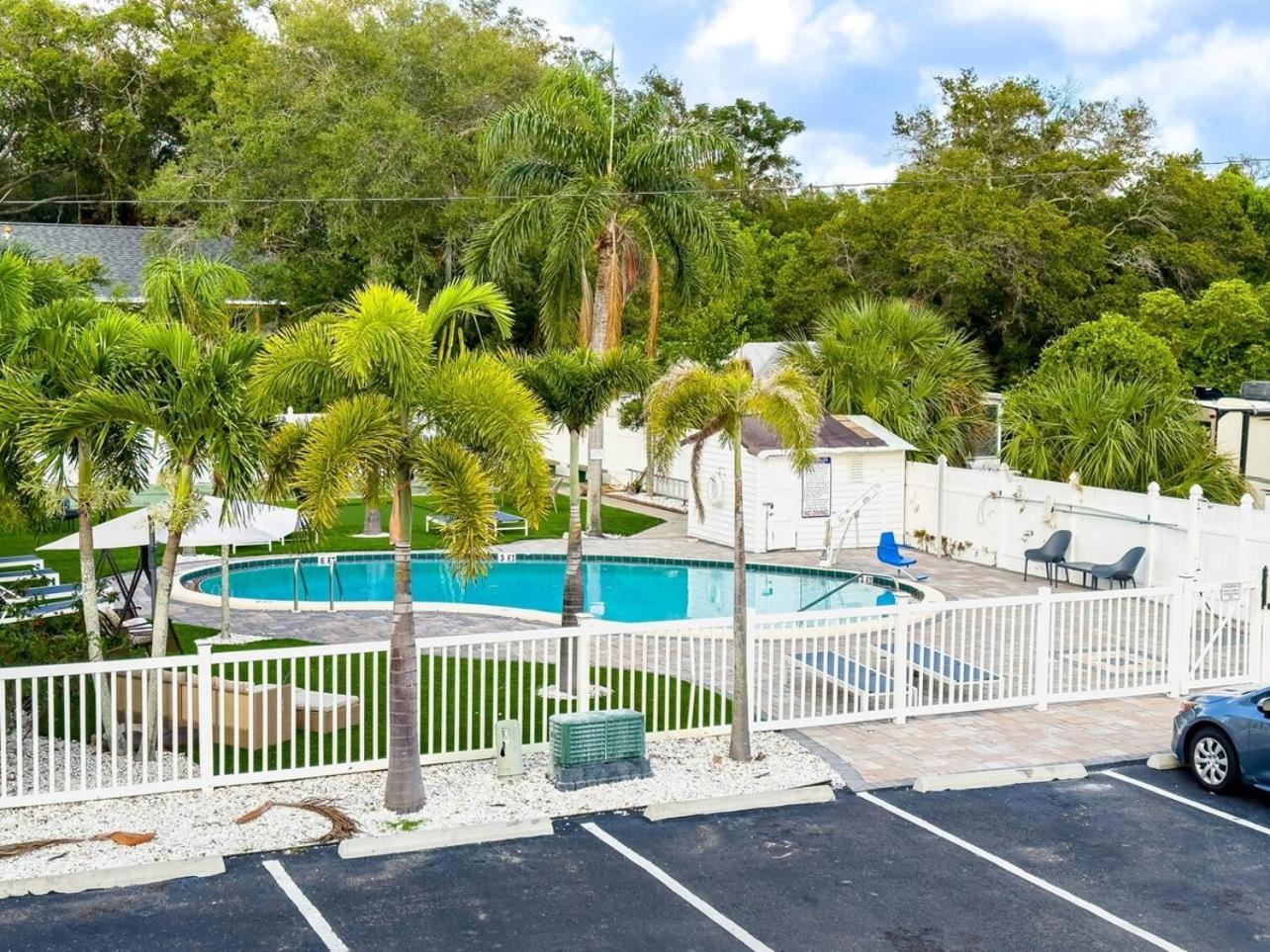 2B1B Stylish Little House W Shared Pool 511 Villa Clearwater Exteriör bild