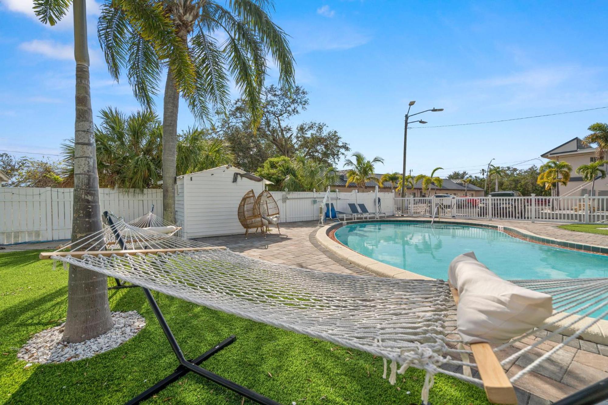 2B1B Stylish Little House W Shared Pool 511 Villa Clearwater Exteriör bild